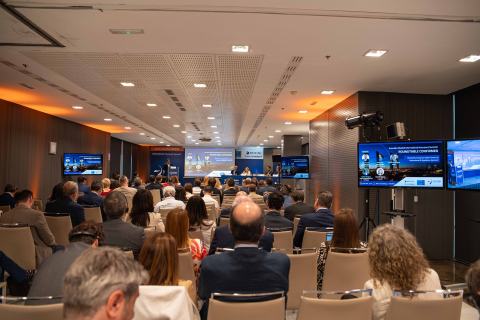 InsuralexSummitDSC_8731-186_websize