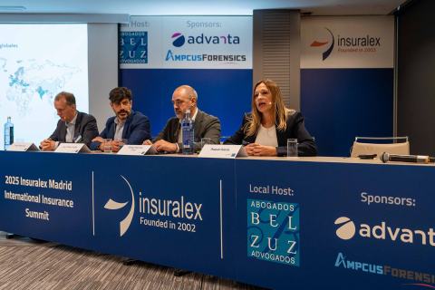 InsuralexSummitDSC_8194-62_websize_1st-Roundtable-2