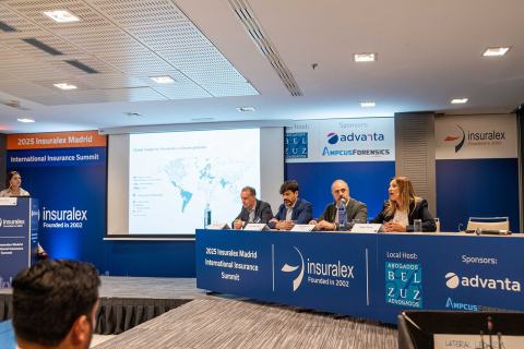 InsuralexSummitDSC_8194-62_websize_1st-Roundtable