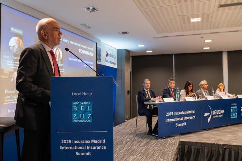 InsuralexSummitDSC_8496-135_websize